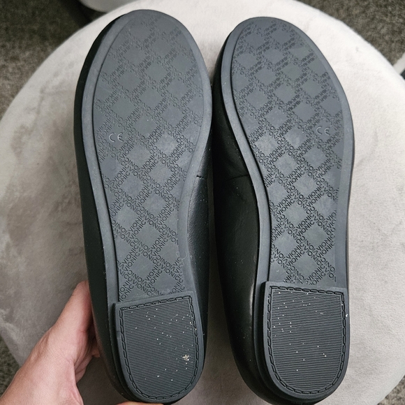 Vionic Bondi studded black leather flats - Picture 9 of 9